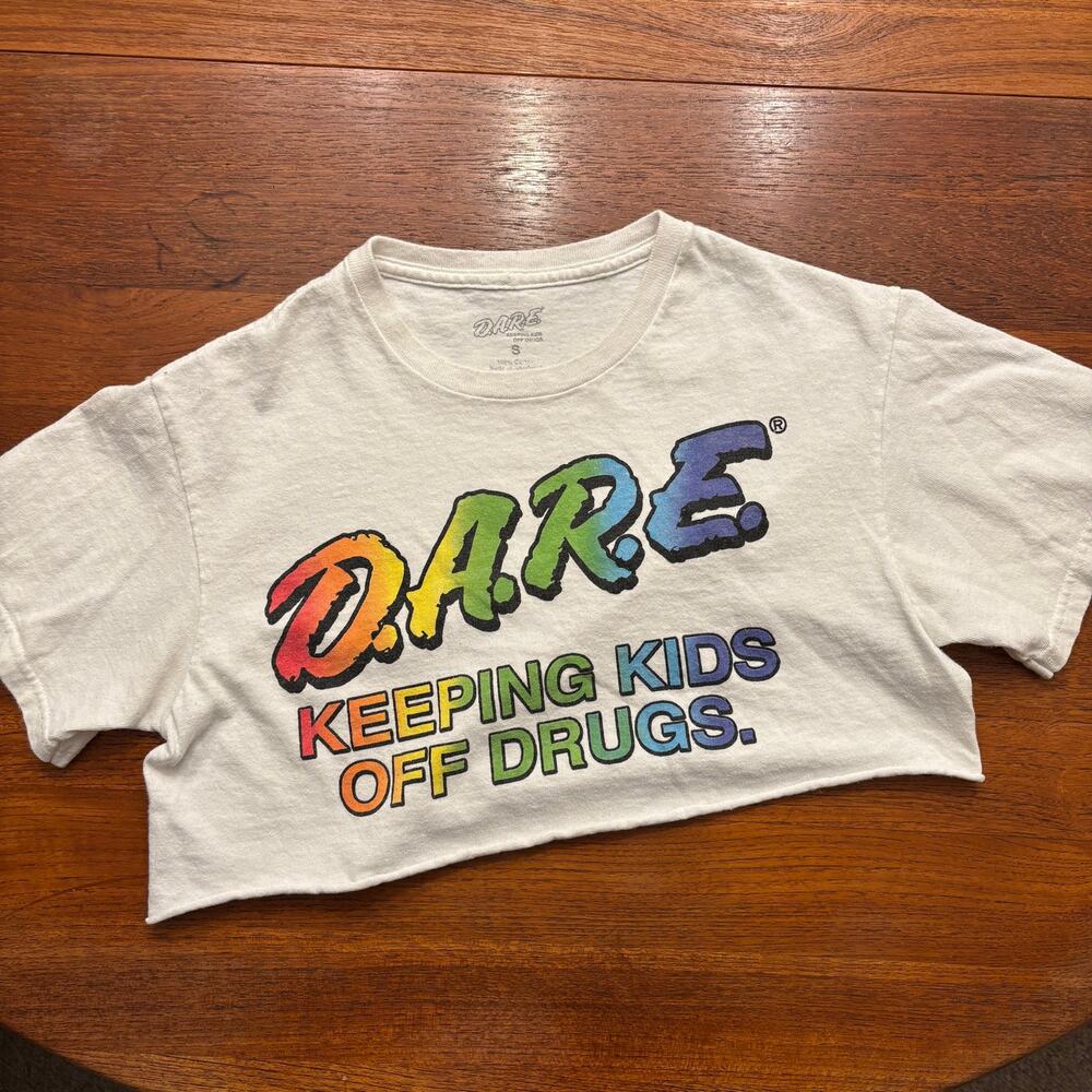 DARE Rainbow White Crop Top T-Shirt Size Small